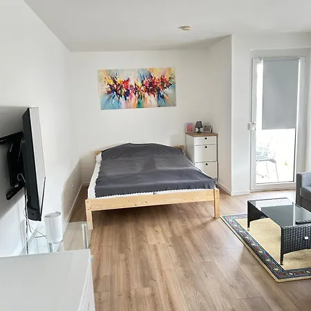 Naehe Flughafen Und Messe Appartement *
