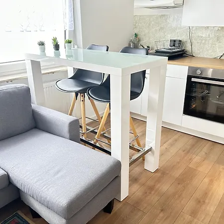 Naehe Flughafen Und Messe Apartament *