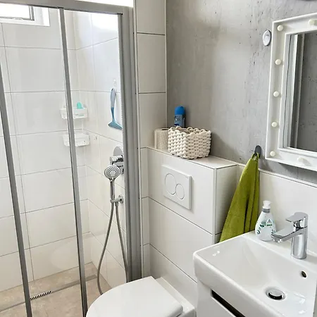 Naehe Flughafen Und Messe Apartament